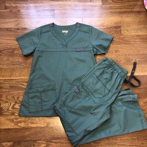 Army green scrub set. NWOT